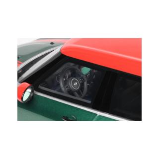 MINI CLUBMAN (F54) JCW BRITISH GREEN 2021 OttO mobile 1:18 Resinemodell (Türen, Motorhaube... nicht zu öffnen!)